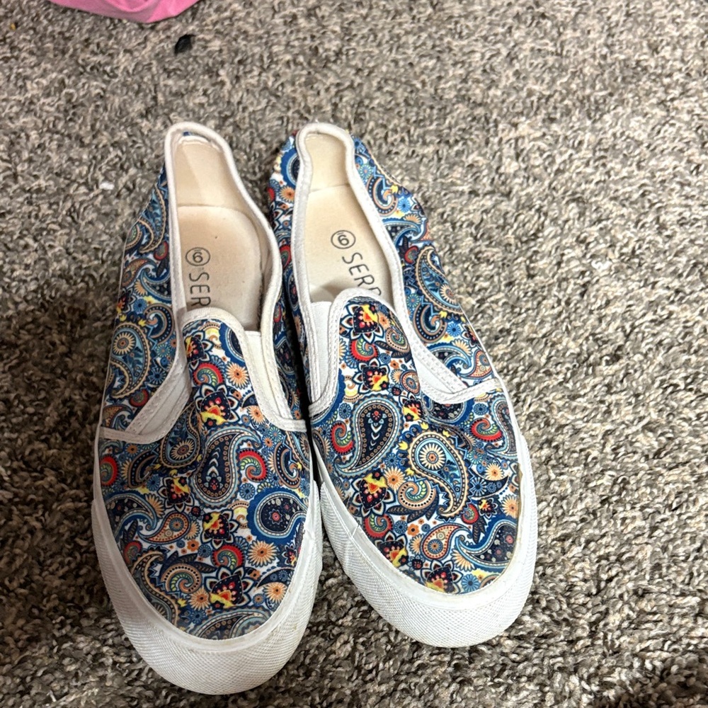 Serra Paisley Slip-On Slippers - Blue and White